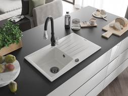 Mexen Cesar granito kriauklė su 1 skyriumi džiovinimo lentyna ir virtuvės maišytuvu Savita, balta - 6514-20-672601-70