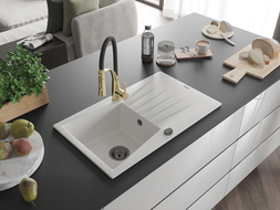 Mexen Cesar granito kriauklė su viena kamera, nusausintuvu ir virtuviniu maišytuvu Aster, balta - 6514-20-73450-57-B