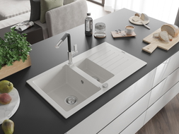 Mexen Matias 1,5 kamerų granitinė plautuvė su nusausintuvu ir Flora virtuvės maišytuvu, balta - 6502-20-670401-07