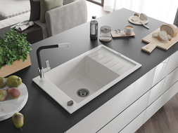 Mexen Elias granito kriauklė vienos plautuvės su nusausintuvu ir Flora virtuviniu maišytuvu, balta - 6511-20-670401-07-B