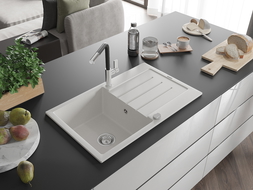 Mexen Bruno vienos kameros granito plautuvė su nusausinimo lentyna ir virtuvės maišytuvu Flora, balta - 6513-20-670401-07