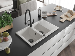 Mexen Gaspar 1,5 sekcijų granito kriauklė su nusausintuvu ir Duo virtuviniu maišytuvu, balta - 6507-20-671701-70-B