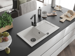Mexen Pablo granitinė plautuvė su vienu dubeniu, ištekėjimo zona ir virtuviniu maišytuvu Rita, balta - 6510-20-670300-70
