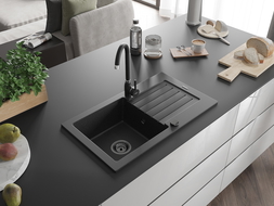 Mexen Pablo granitinė vieno dubens plautuvė su nutekėjimo plokštele 752 x 436 mm, juoda/sidabrinė metalika, juodas sifonas