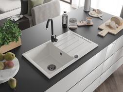 Mexen Bruno vienos dalies granito kriauklė su nusausinimo plokšte ir virtuviu maišytuvu Telma, balta - 6513-20-670200-70