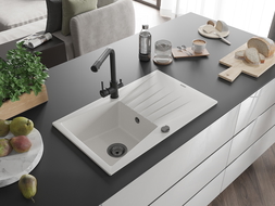 Mexen Cesar 1 skylių granito kriauklė su nutekėjimu ir virtuvės čiaupu Duero, balta - 6514-20-671600-70